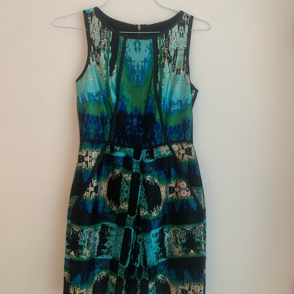Gorgeous, silk, structured dress - Laundry by Shelli Segal